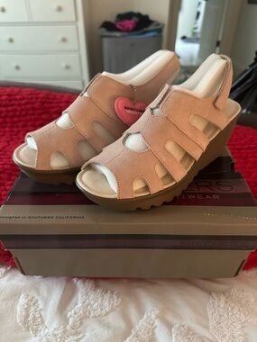 Skechers Premium Wedges - NEVER WORN!